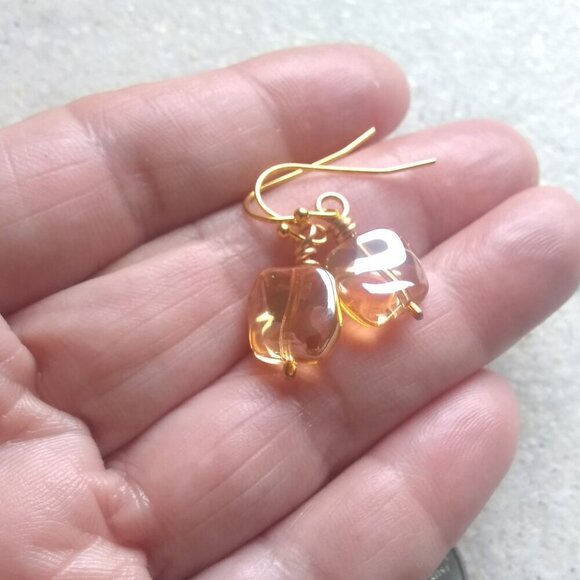 ๐โ๏ธโ๏ธ $10 Stocking Stuffers! Shimmering Yellow/Golden Warped Tile Drop Earrings - Picture 3 of 9
